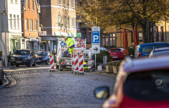 Arbeiter bei der Arbeit höhe eupen grill - Ohrenschmaus