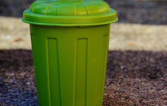 garbage-can-1111448_1920